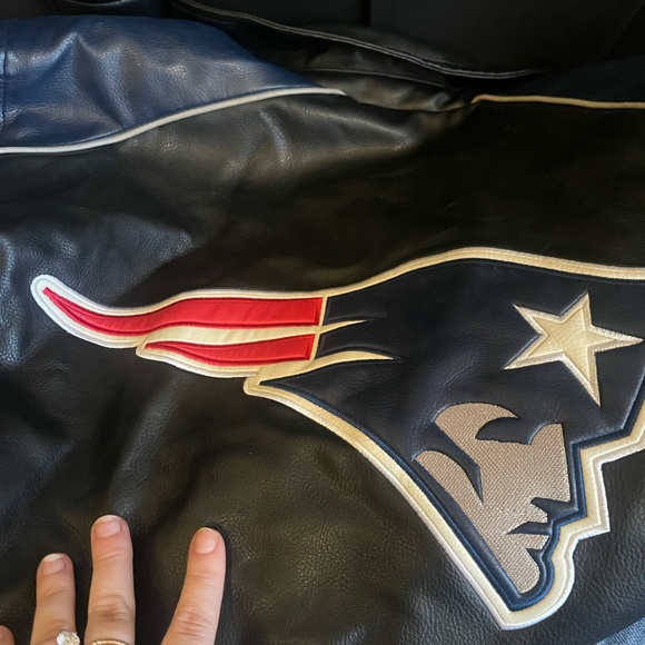 Vintage Patriots NFL Leather Jacket - Picture 8 of 8